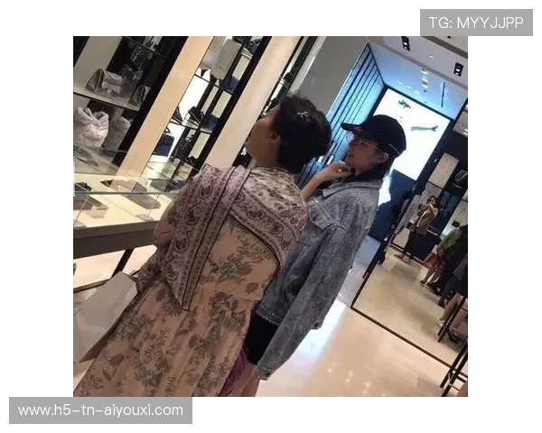 世界冠军陪妈妈逛街被偶遇——温馨瞬间背后的故事