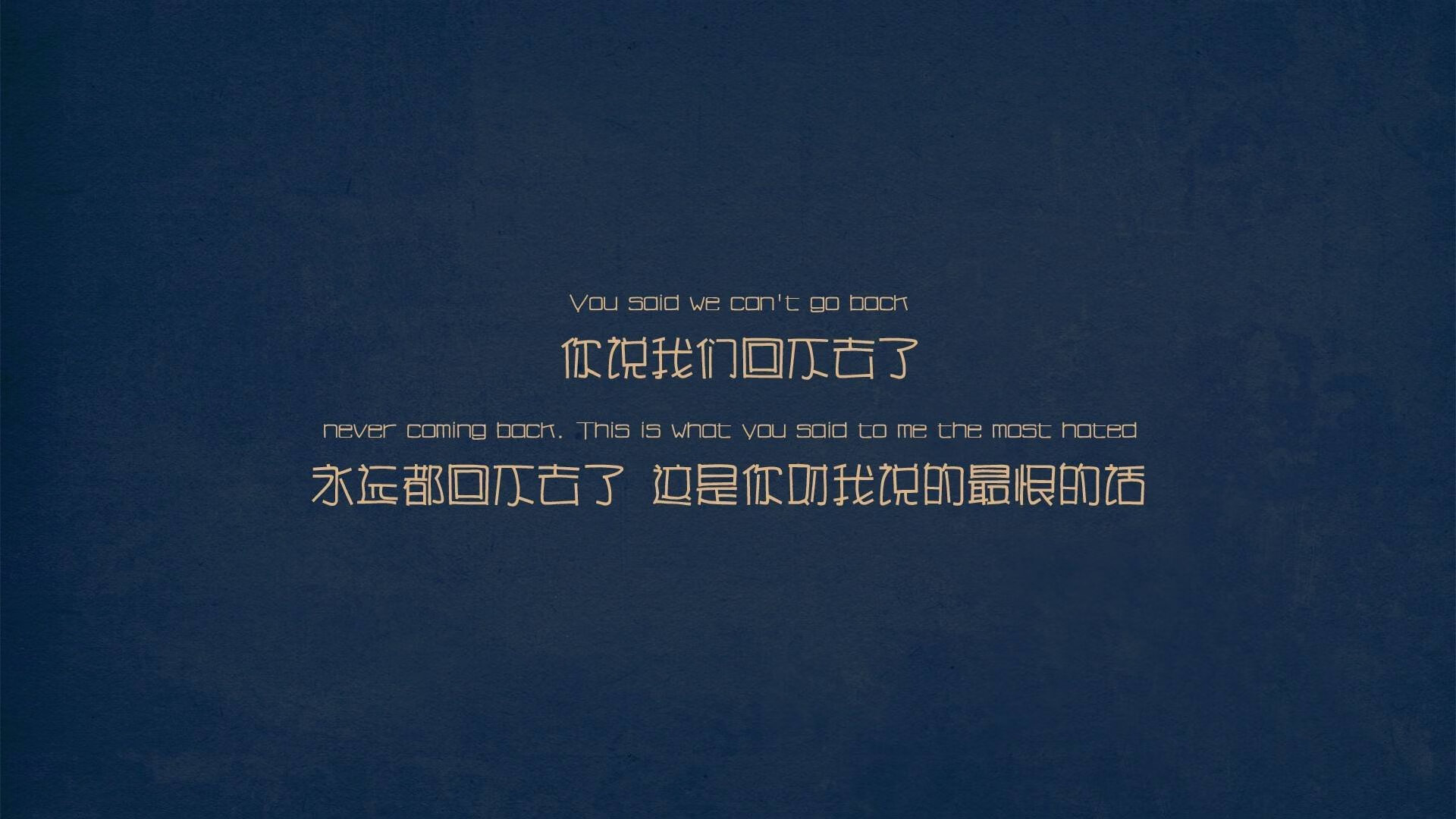 爱游戏app安装-场边镜头记录球员互动瞬间展现团队温情与默契，球员们在赛场上展现